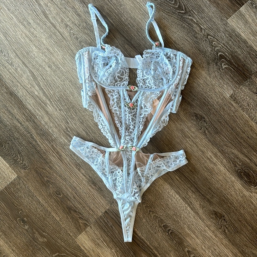 NWT For Love & Lemons Lingerie